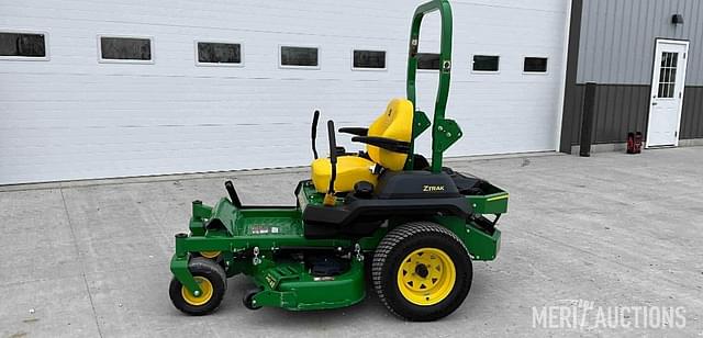 Image of John Deere Z720E equipment image 1