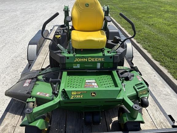 Image of John Deere Z735E equipment image 2