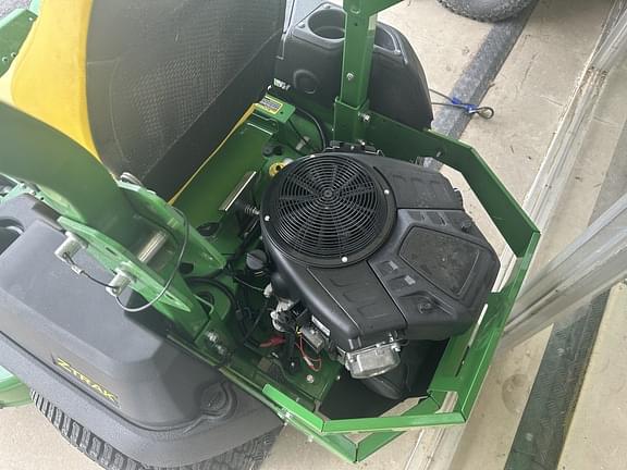 Image of John Deere Z735M equipment image 4