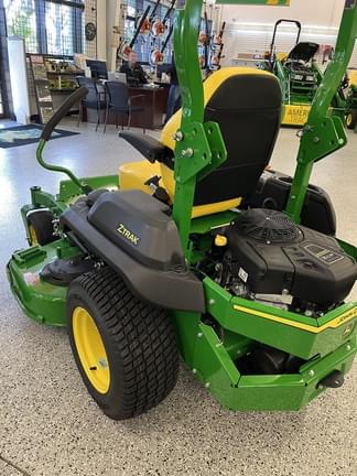 Image of John Deere Z735M equipment image 4