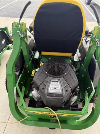 Image of John Deere Z735M equipment image 4