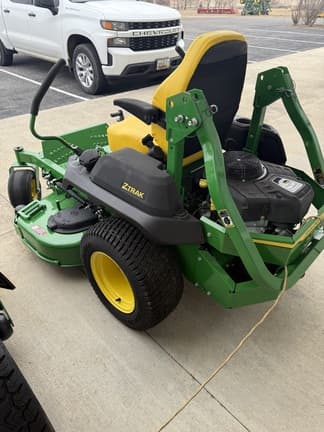 Image of John Deere Z735M equipment image 2