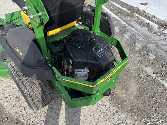 Image of John Deere Z735M equipment image 3