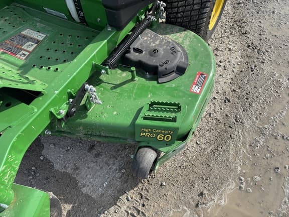 Image of John Deere Z735M equipment image 1