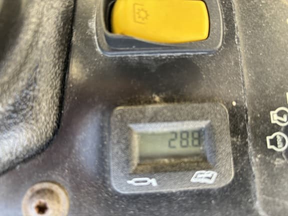 Image of John Deere Z735M equipment image 2