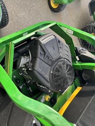 Image of John Deere Z735M equipment image 4