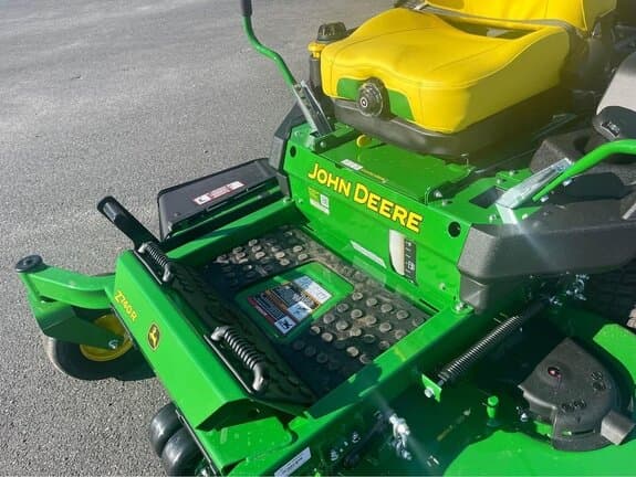 Image of John Deere Z740R equipment image 3