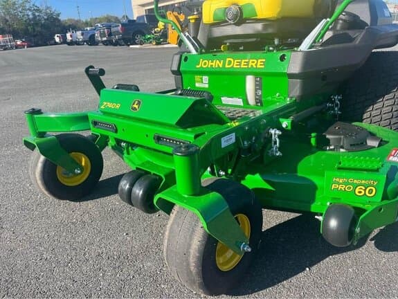 Image of John Deere Z740R equipment image 4