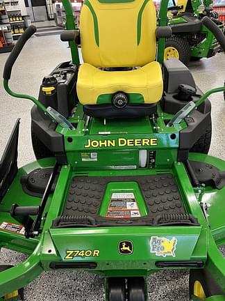 Image of John Deere Z740R equipment image 4