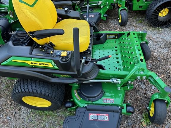 Image of John Deere Z915E equipment image 1