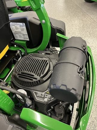 Image of John Deere Z915E equipment image 1