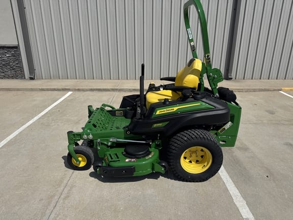 2023 John Deere Z915E Equipment Image0