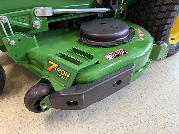 Image of John Deere Z915E equipment image 1