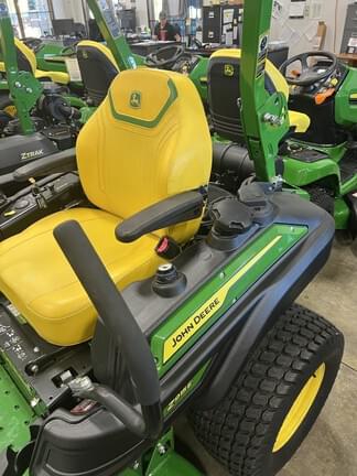 Image of John Deere Z915E equipment image 4