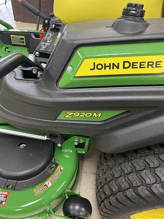 Image of John Deere Z920M equipment image 4