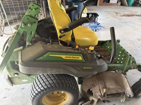 Image of John Deere Z920M equipment image 3