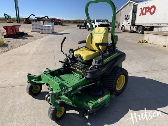 Image of John Deere Z920M equipment image 1