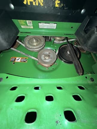 Image of John Deere Z920M equipment image 4