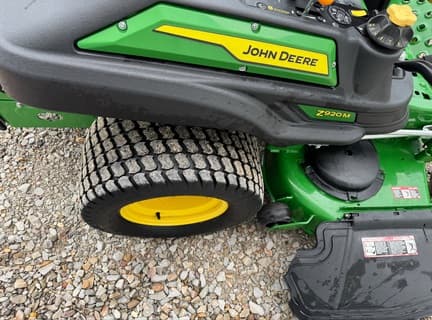 Image of John Deere Z920M equipment image 4