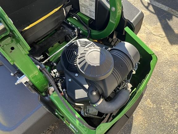 Image of John Deere Z920M equipment image 4