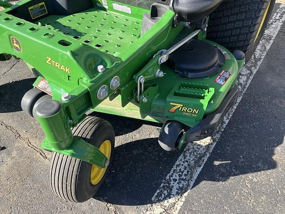 Image of John Deere Z920M equipment image 1