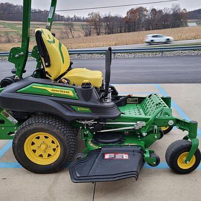 Image of John Deere Z920M equipment image 1