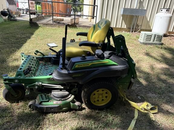 Image of John Deere Z920M equipment image 1