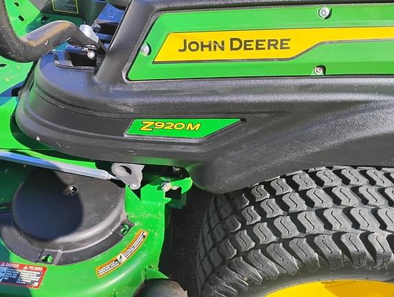 Image of John Deere Z920M equipment image 4