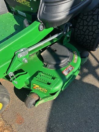 Image of John Deere Z930 equipment image 1