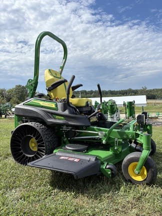 Image of John Deere Z930M equipment image 1