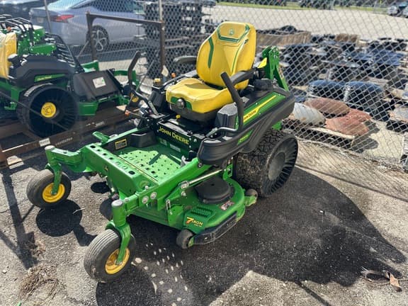 Image of John Deere Z930M equipment image 1