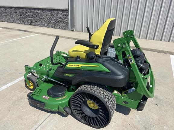 Image of John Deere Z930M equipment image 4