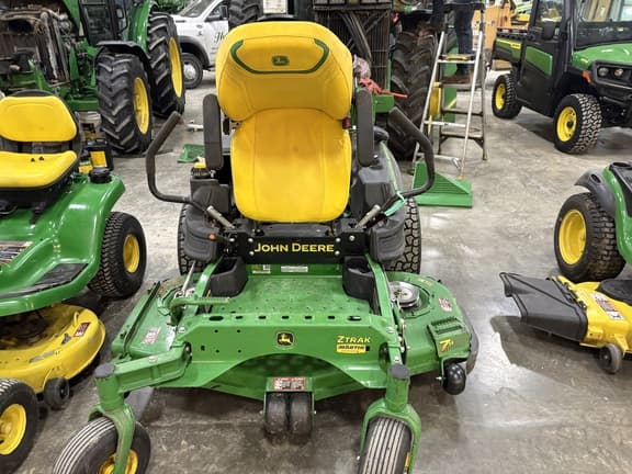 Image of John Deere Z930M equipment image 1