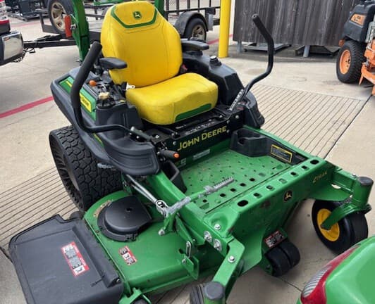 Image of John Deere Z930M equipment image 1