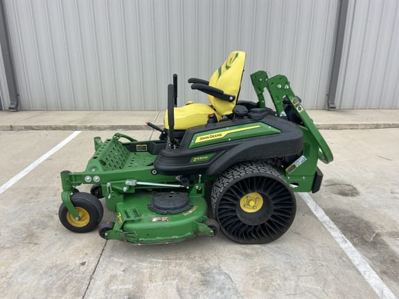 Main image John Deere Z930M