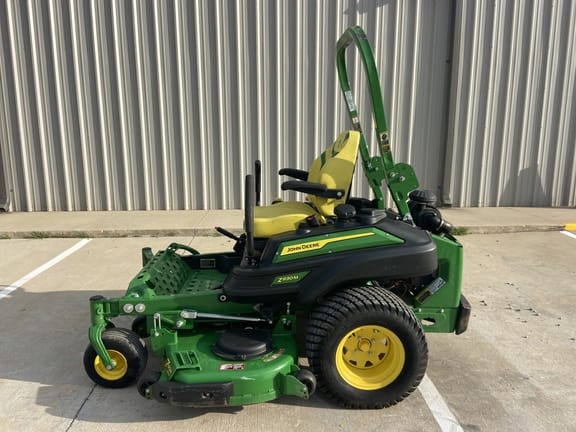Main image John Deere Z930M