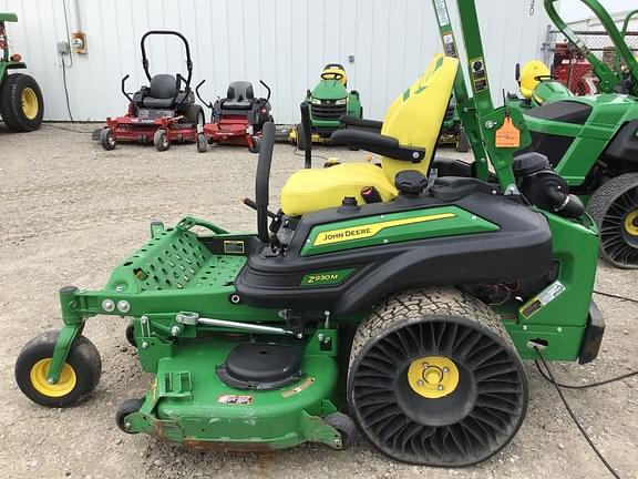 Image of John Deere Z930M equipment image 1