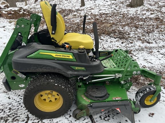 Image of John Deere Z930M equipment image 2