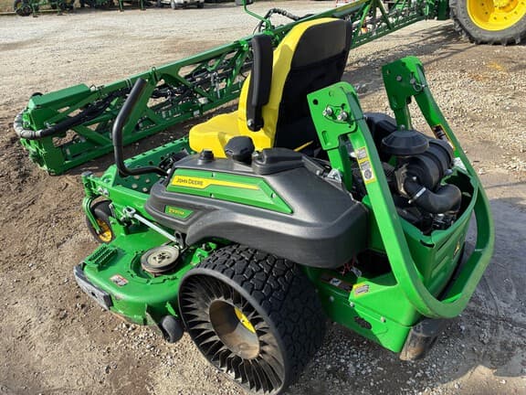 Image of John Deere Z930M equipment image 1