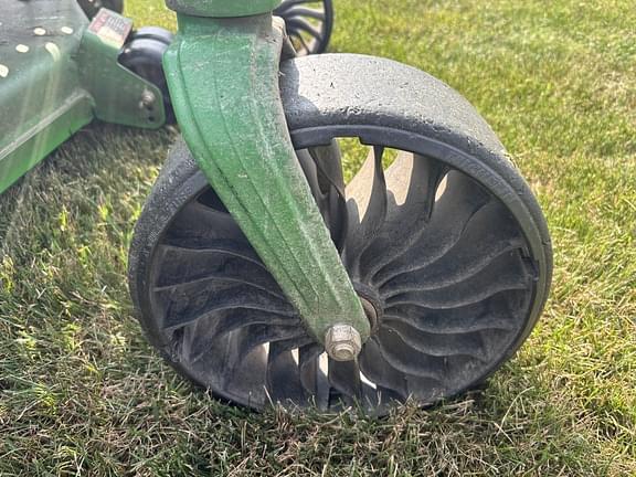 Image of John Deere Z930M equipment image 4