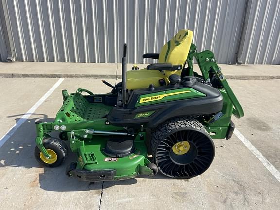 Image of John Deere Z930M equipment image 1