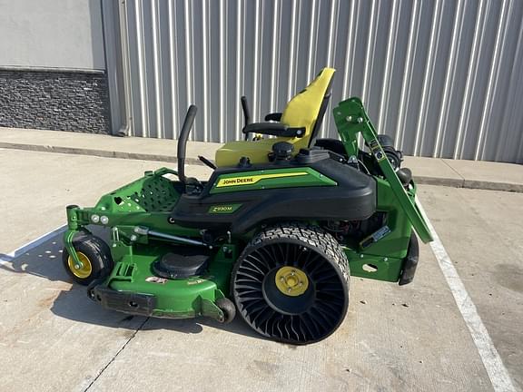 Image of John Deere Z930M equipment image 2