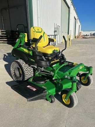 Image of John Deere Z930M equipment image 1