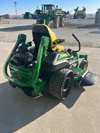 Image of John Deere Z930M equipment image 2