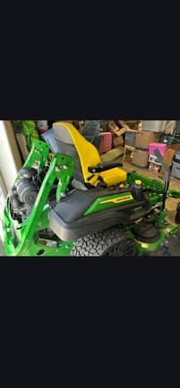 Image of John Deere Z930M equipment image 1