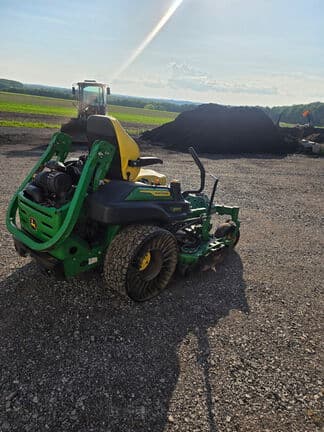 Image of John Deere Z930M equipment image 1
