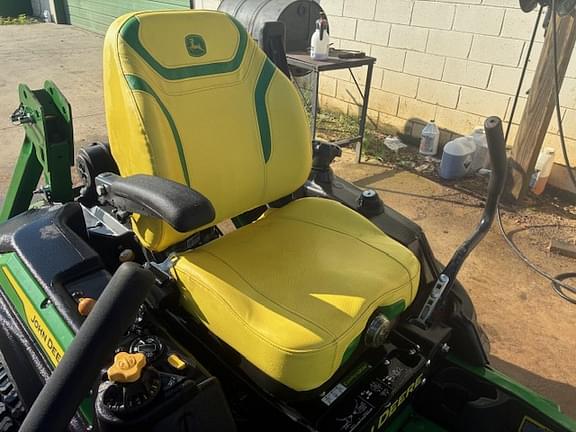 Image of John Deere Z930M equipment image 1