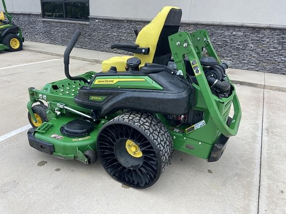 Image of John Deere Z930M equipment image 3