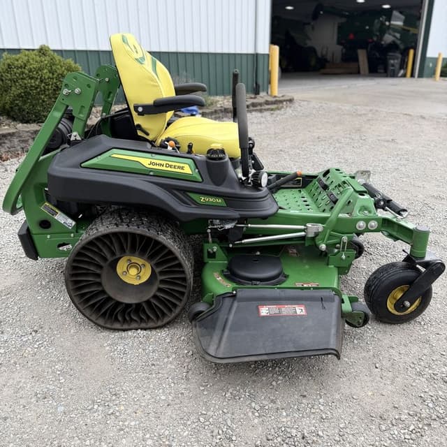 Image of John Deere Z930M equipment image 4