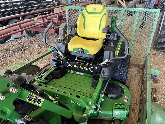 Image of John Deere Z930M equipment image 1